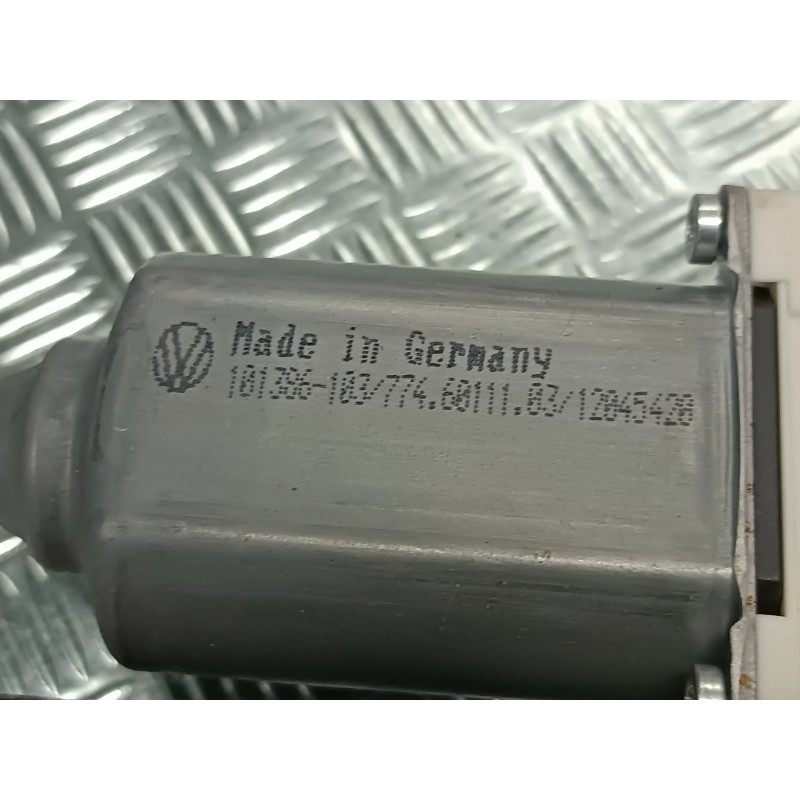 Recambio de motor elevalunas delantero derecho para volkswagen bora berlina (1j2) referencia OEM IAM 1C1959802A 101386103 774601