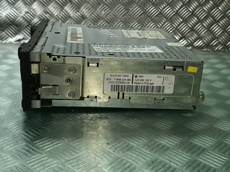 Recambio de sistema audio / radio cd para volkswagen bora berlina (1j2) referencia OEM IAM 1J003512F 7649234360 BLAUPUNKT GMBH