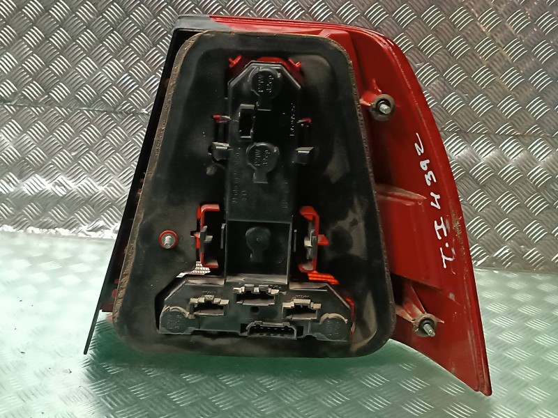 Recambio de piloto trasero izquierdo para volkswagen bora berlina (1j2) referencia OEM IAM 1J5945257  