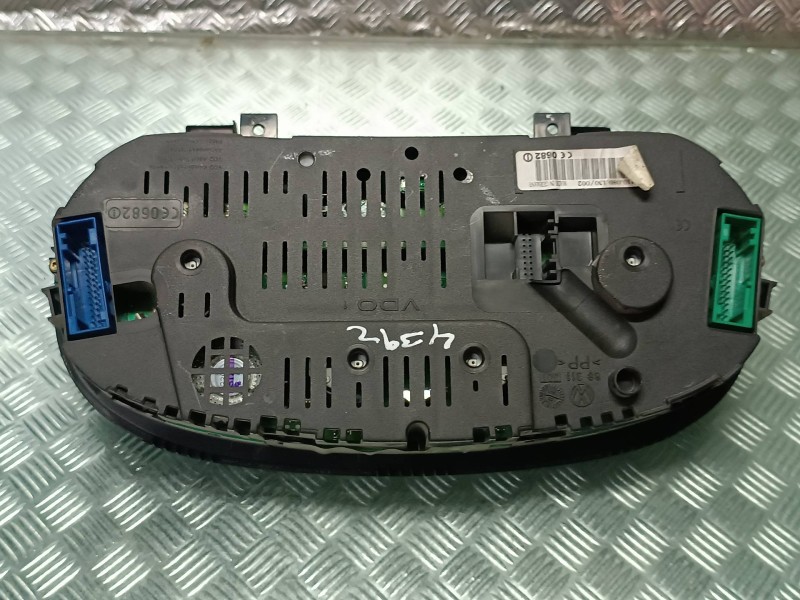 Recambio de cuadro instrumentos para volkswagen bora berlina (1j2) referencia OEM IAM 1J0920806B 88311301 VDD