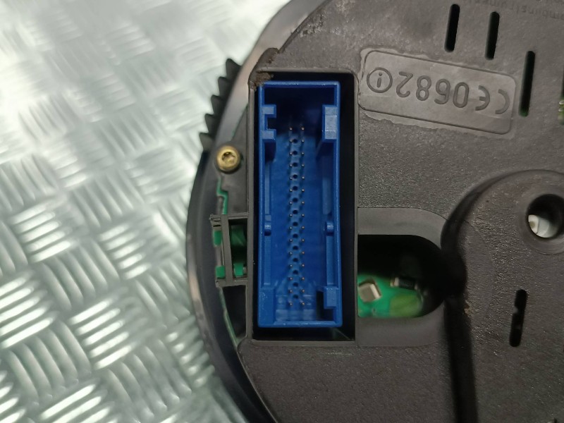 Recambio de cuadro instrumentos para volkswagen bora berlina (1j2) referencia OEM IAM 1J0920806B 88311301 VDD