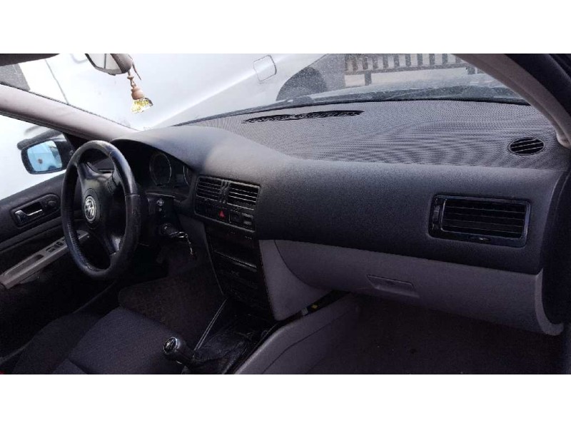 volkswagen bora berlina (1j2) del año 2000