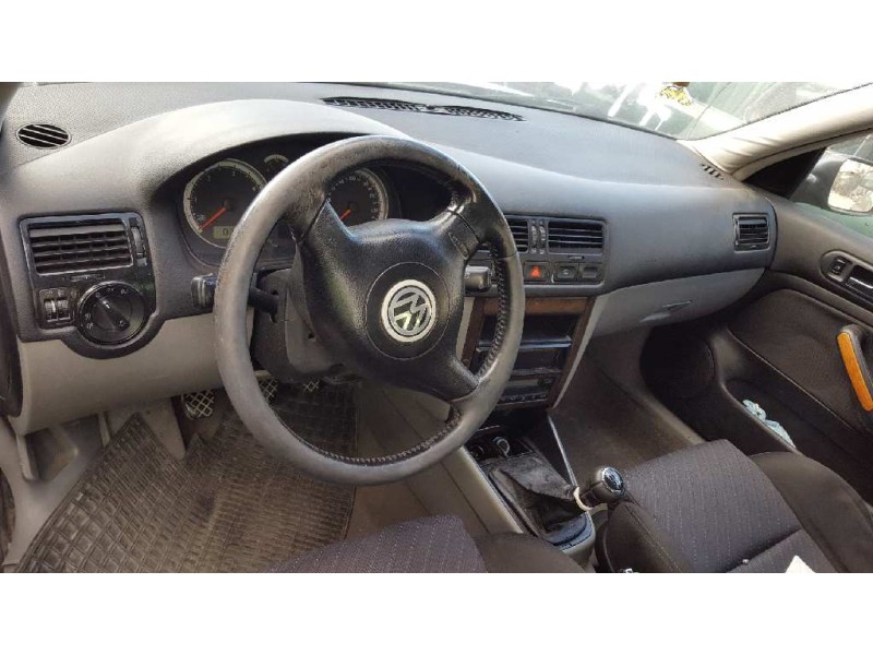 volkswagen bora berlina (1j2) del año 2000
