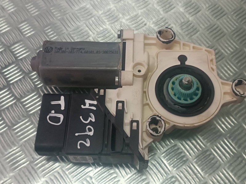 Recambio de motor elevalunas trasero derecho para volkswagen bora berlina (1j2) referencia OEM IAM 1C0959812A 105476301 BROSE