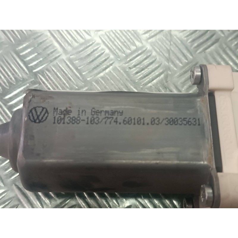 Recambio de motor elevalunas trasero derecho para volkswagen bora berlina (1j2) referencia OEM IAM 1C0959812A 105476301 BROSE