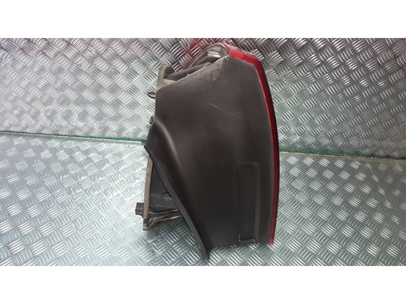 Recambio de piloto trasero derecho para citroen c5 berlina lx (e) referencia OEM IAM 89034070  