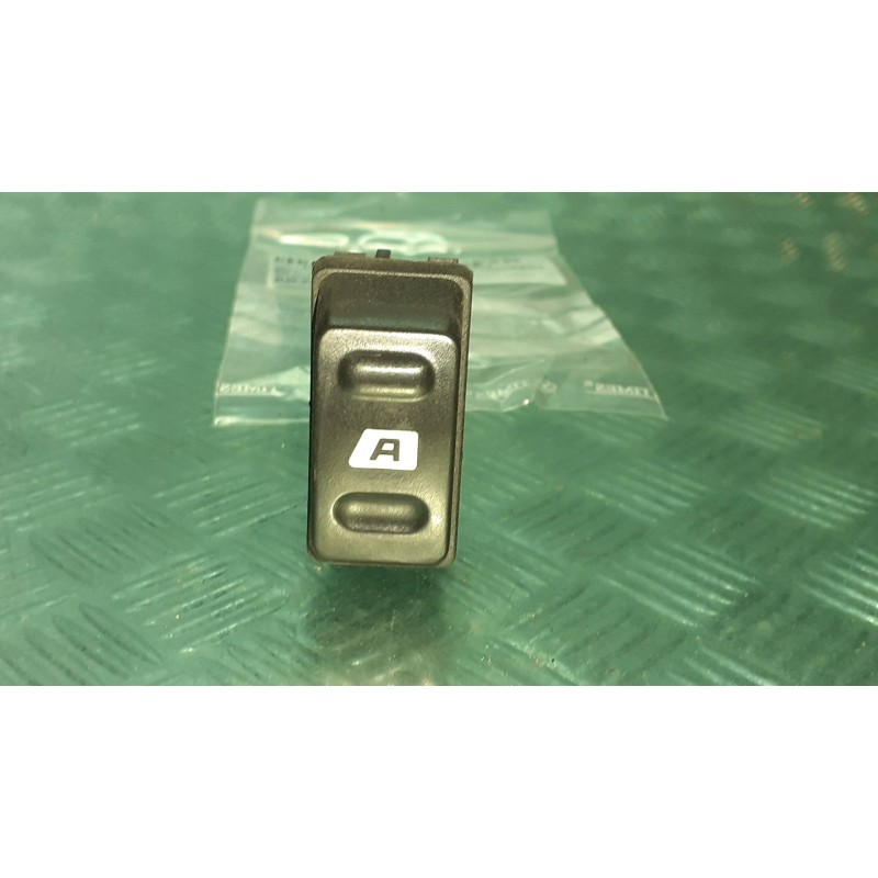 Recambio de mando elevalunas delantero izquierdo para citroen xsara picasso referencia OEM IAM 22681  CONECTOR 5 PINES