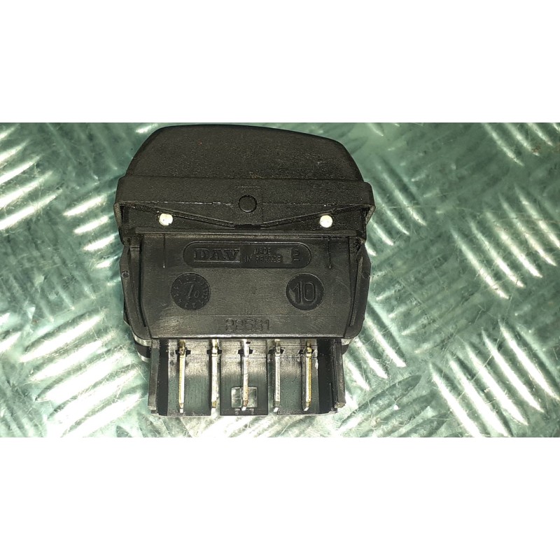 Recambio de mando elevalunas delantero izquierdo para citroen xsara picasso referencia OEM IAM 22681  CONECTOR 5 PINES