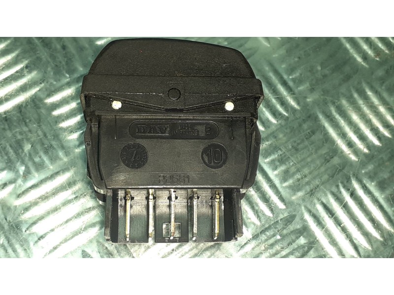Recambio de mando elevalunas delantero izquierdo para citroen xsara picasso referencia OEM IAM 22681  CONECTOR 5 PINES