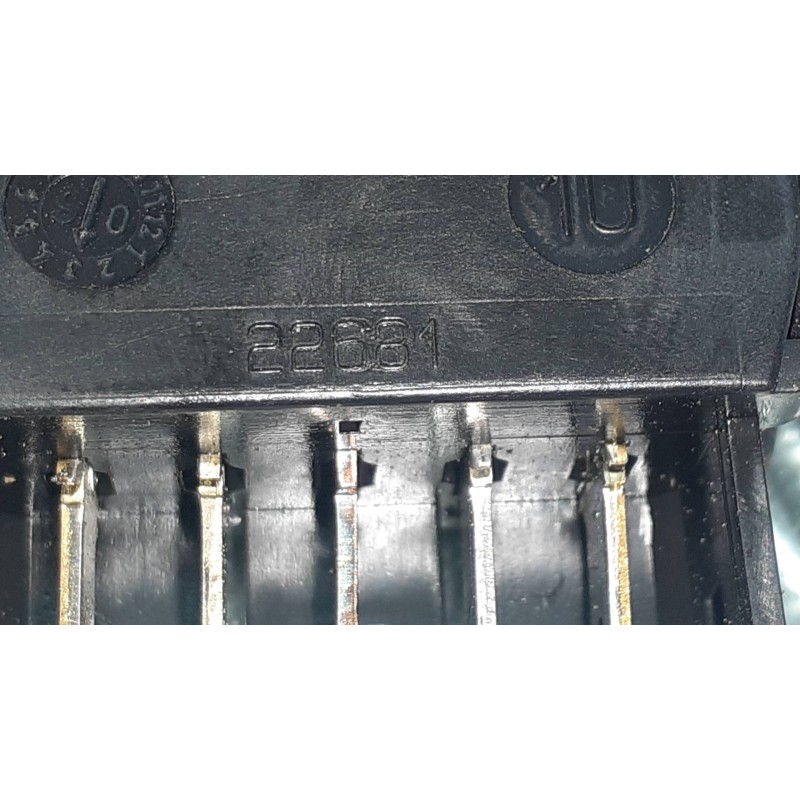 Recambio de mando elevalunas delantero izquierdo para citroen xsara picasso referencia OEM IAM 22681  CONECTOR 5 PINES