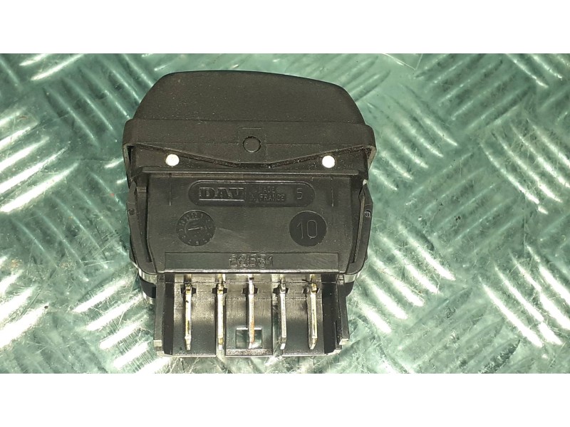 Recambio de mando elevalunas delantero derecho para citroen xsara picasso referencia OEM IAM 22681  CONECTOR 5 PINES