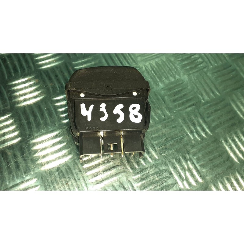 Recambio de mando elevalunas delantero derecho para citroen xsara picasso referencia OEM IAM 22681  CONECTOR 5 PINES