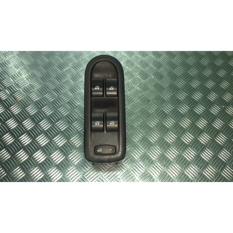 Recambio de mando elevalunas delantero izquierdo para citroen c3 referencia OEM IAM 156018070  