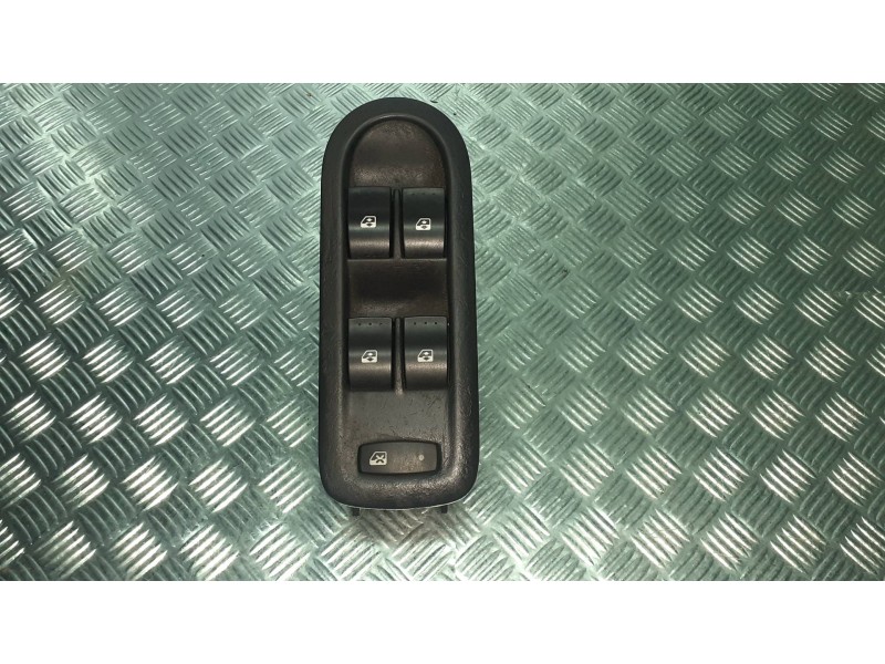 Recambio de mando elevalunas delantero izquierdo para citroen c3 referencia OEM IAM 156018070  