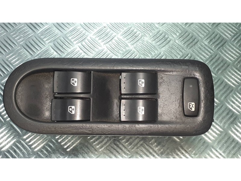 Recambio de mando elevalunas delantero izquierdo para citroen c3 referencia OEM IAM 156018070  