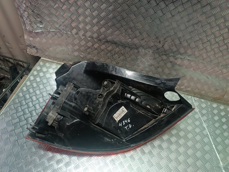 Recambio de piloto trasero derecho para renault megane ii berlina 5p authentique referencia OEM IAM 8200073237 89398081 VALEO