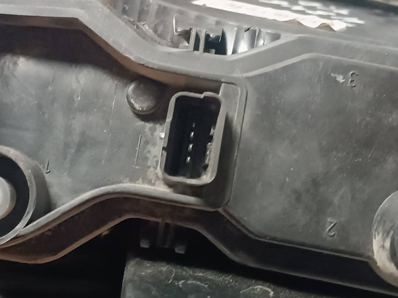 Recambio de piloto trasero derecho para renault megane ii berlina 5p authentique referencia OEM IAM 8200073237 89398081 VALEO