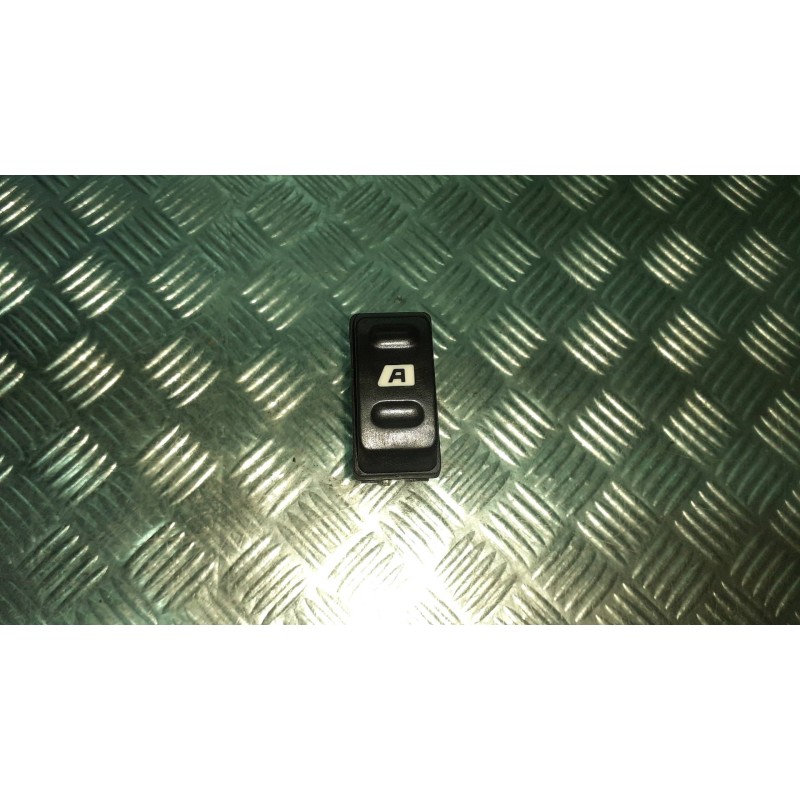 Recambio de mando elevalunas delantero izquierdo para citroen xsara picasso referencia OEM IAM 22681  CONECTOR 5 PINES