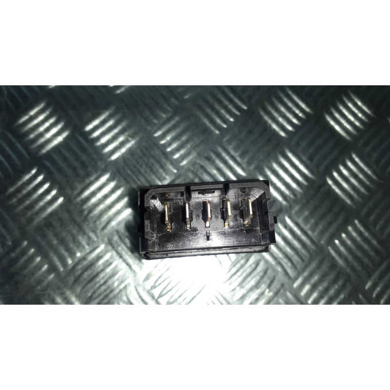 Recambio de mando elevalunas delantero izquierdo para citroen xsara picasso referencia OEM IAM 22681  CONECTOR 5 PINES