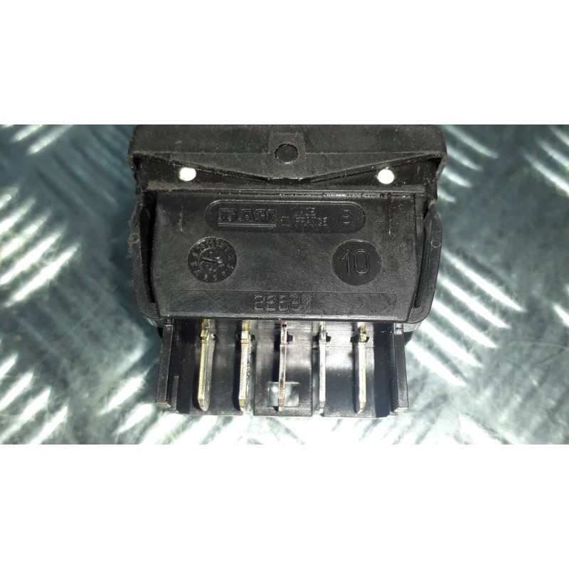 Recambio de mando elevalunas delantero izquierdo para citroen xsara picasso referencia OEM IAM 22681  CONECTOR 5 PINES