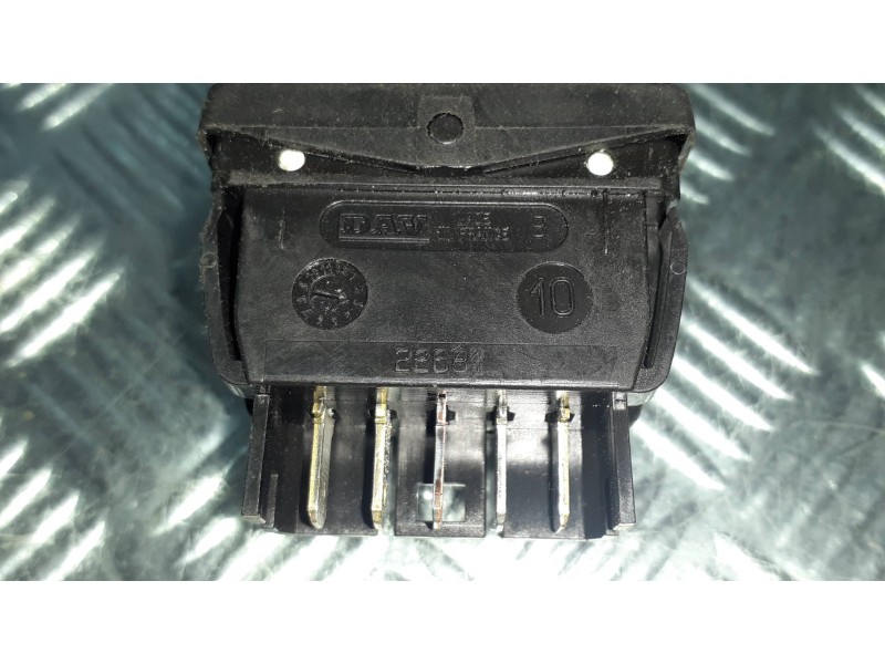 Recambio de mando elevalunas delantero izquierdo para citroen xsara picasso referencia OEM IAM 22681  CONECTOR 5 PINES