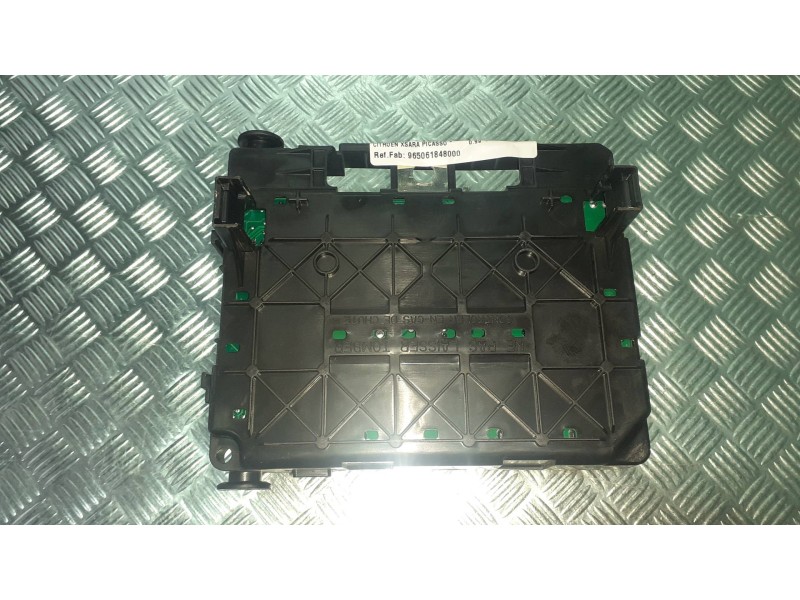 Recambio de caja reles / fusibles para citroen xsara picasso referencia OEM IAM 965061848000 SIEMENS BSM B3