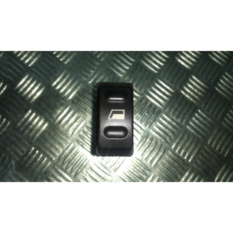 Recambio de mando elevalunas delantero derecho para citroen xsara picasso referencia OEM IAM 22681  CONECTOR 5 PINES