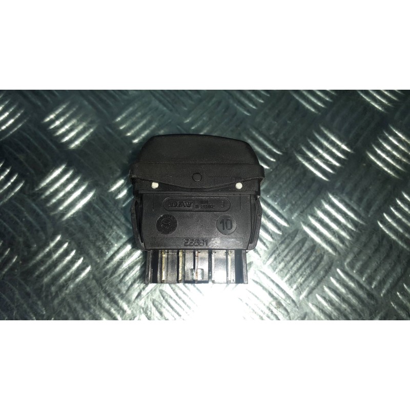 Recambio de mando elevalunas delantero derecho para citroen xsara picasso referencia OEM IAM 22681  CONECTOR 5 PINES