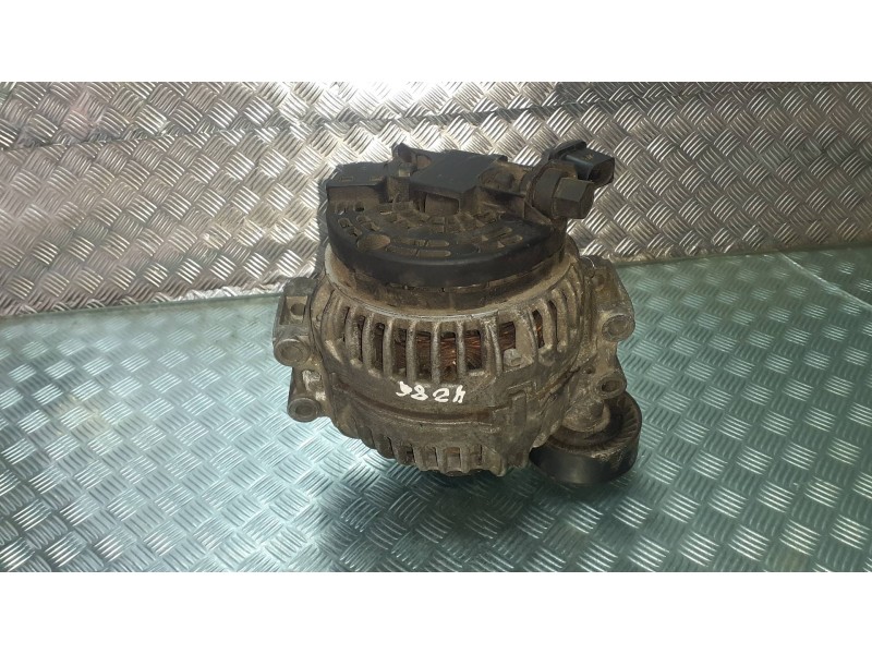 Recambio de alternador para bmw serie 3 coupe (e46) 318 ci referencia OEM IAM   CONECTOR 2 PINES