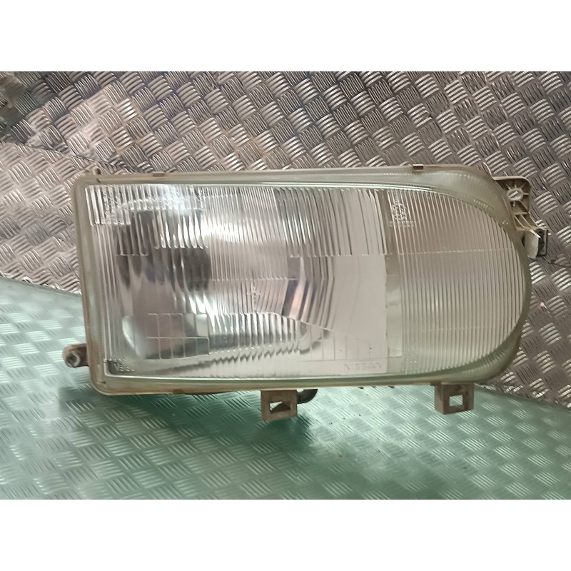 Recambio de faro derecho para nissan vanette cargo (hc23) furg. referencia OEM IAM 260107C002 67725920 VALEO