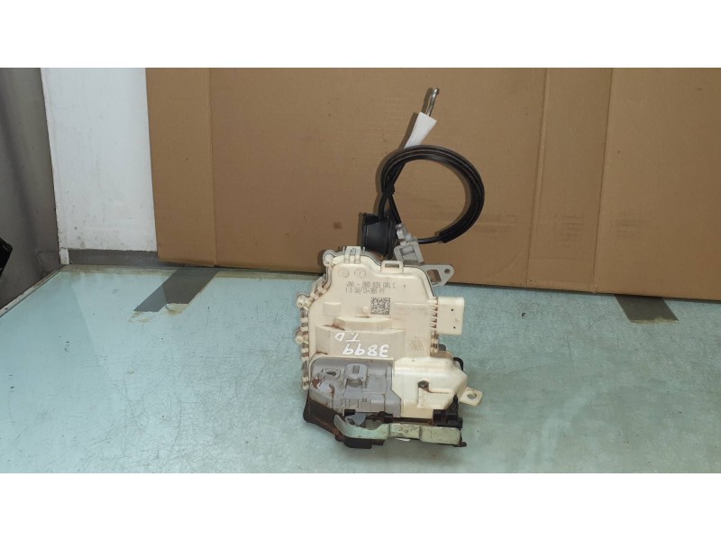 Recambio de cerradura puerta trasera derecha para audi a4 ber. (b8) basis referencia OEM IAM 8K0839016C BLANCO 6 PINES
