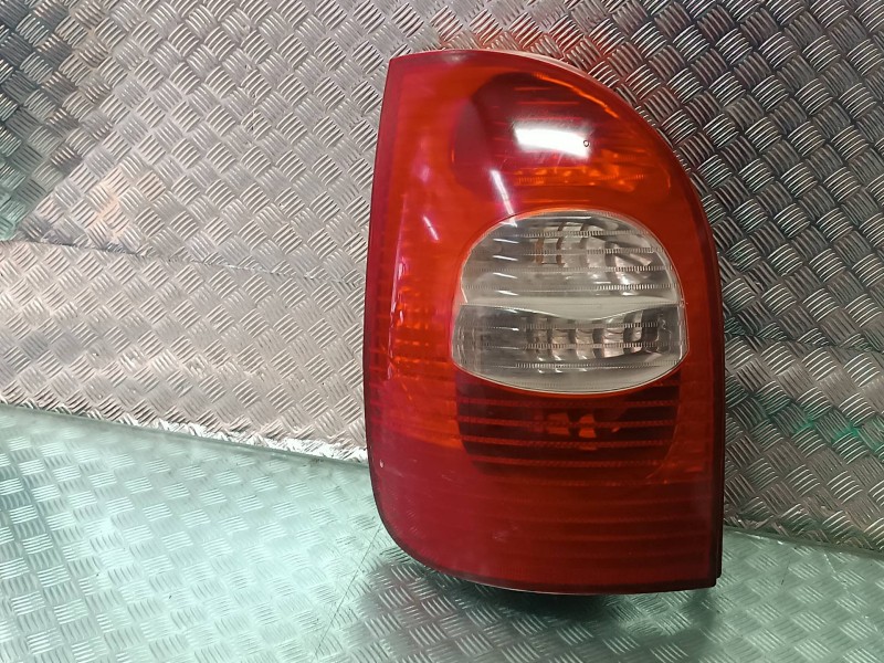 Recambio de piloto trasero izquierdo para citroen xsara picasso referencia OEM IAM   VALEO