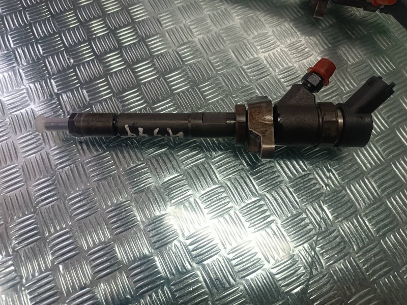Recambio de inyector para citroen xsara picasso referencia OEM IAM 0445110239 CONECTOR 2 PINES BOSCH