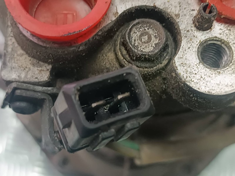 Recambio de compresor aire acondicionado para volkswagen polo berlina (6n2) conceptline referencia OEM IAM 6N0820803B SD6V12 R13