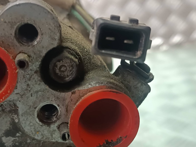 Recambio de compresor aire acondicionado para volkswagen polo berlina (6n2) conceptline referencia OEM IAM 6N0820803B SD6V12 R13