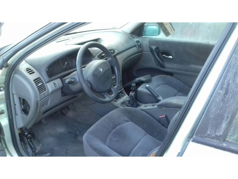renault laguna ii (bg0) del año 2001