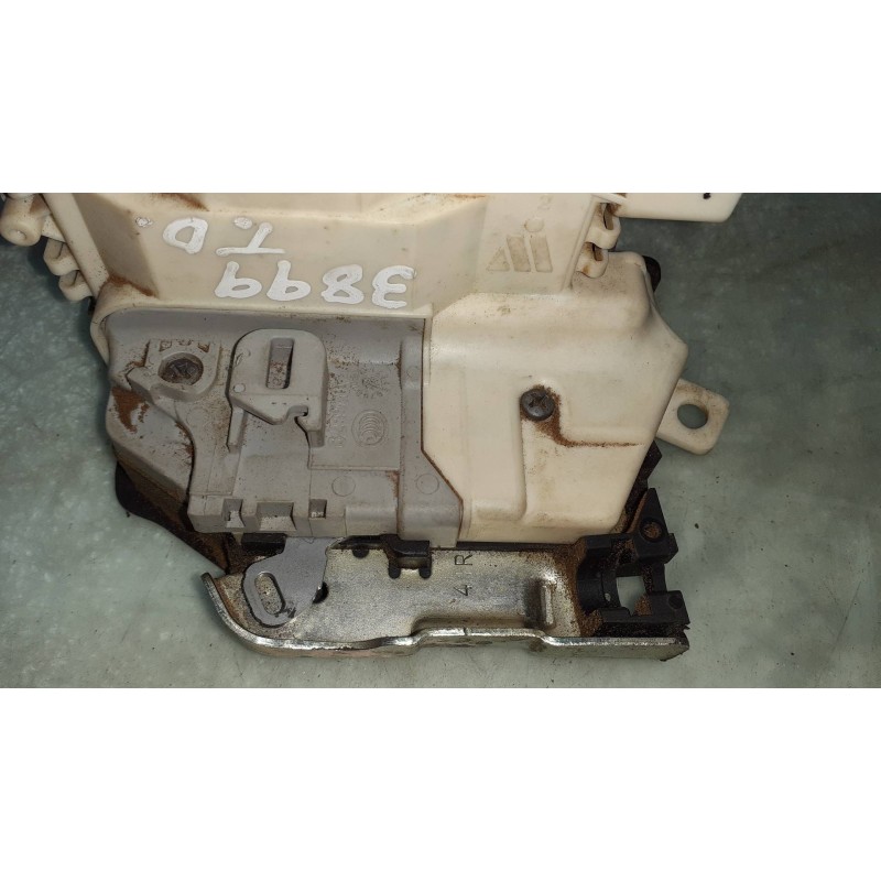 Recambio de cerradura puerta trasera derecha para audi a4 ber. (b8) basis referencia OEM IAM 8K0839016C BLANCO 6 PINES