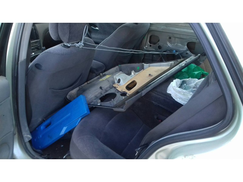 renault laguna ii (bg0) del año 2001