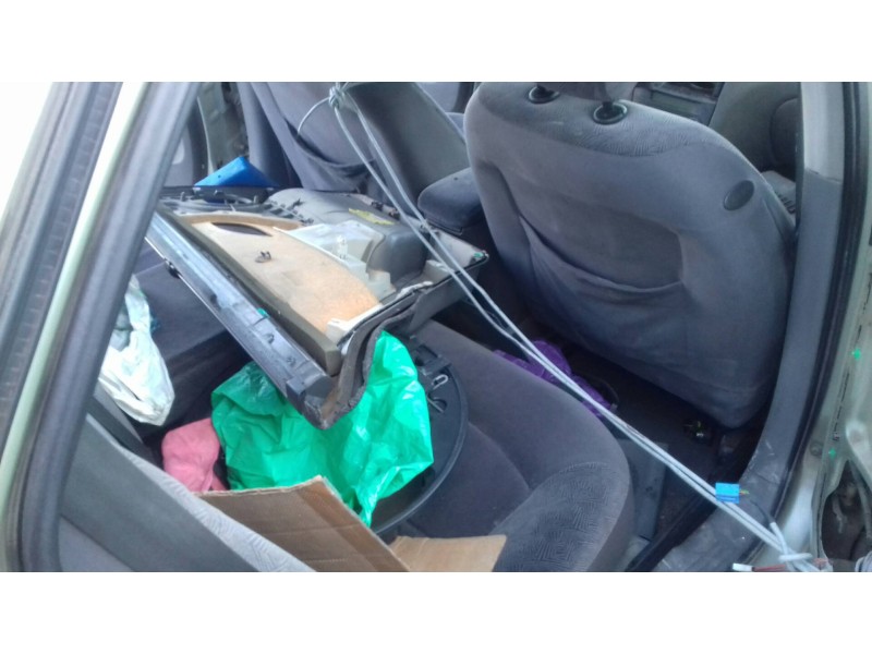 renault laguna ii (bg0) del año 2001