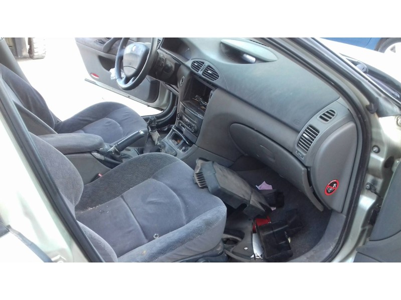 renault laguna ii (bg0) del año 2001