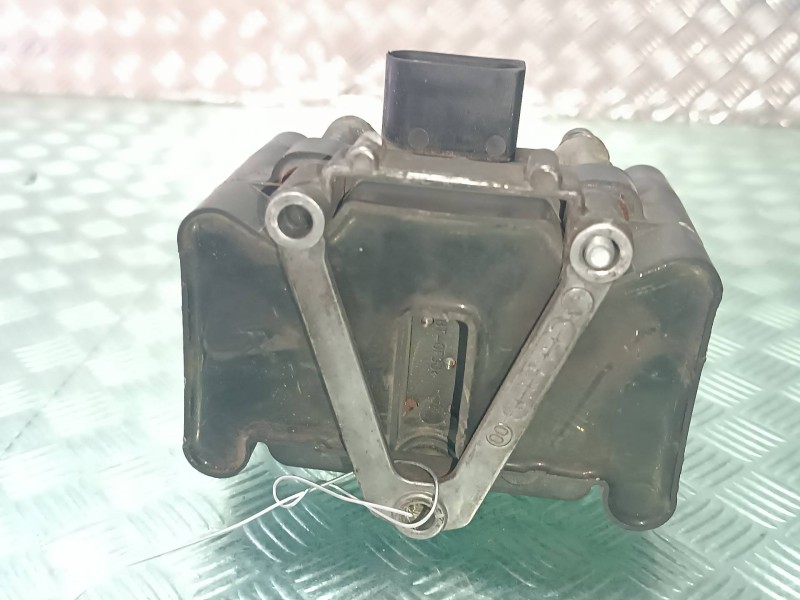 Recambio de bobina encendido para volkswagen polo berlina (6n2) conceptline referencia OEM IAM 032905106B 311740 TEMIC