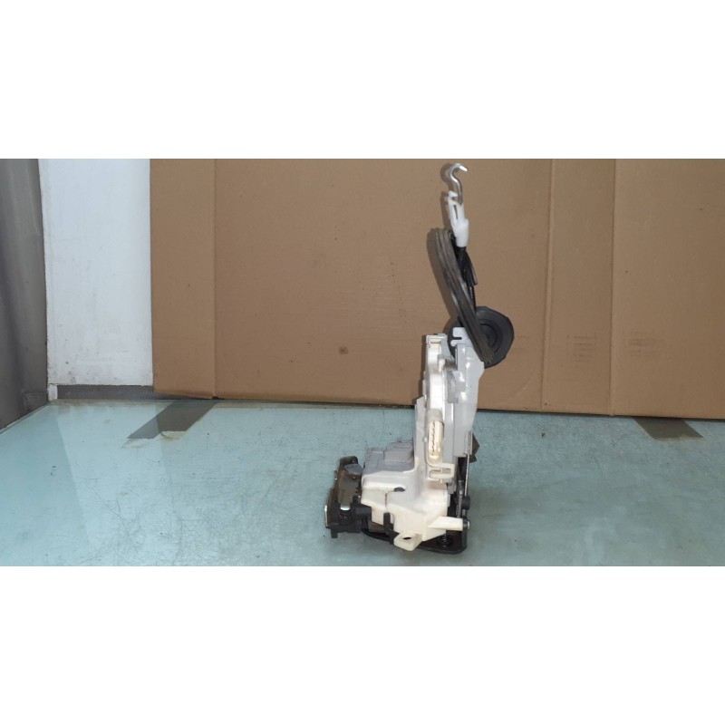 Recambio de cerradura puerta trasera derecha para audi a4 ber. (b8) basis referencia OEM IAM 8K0839016C BLANCO 6 PINES