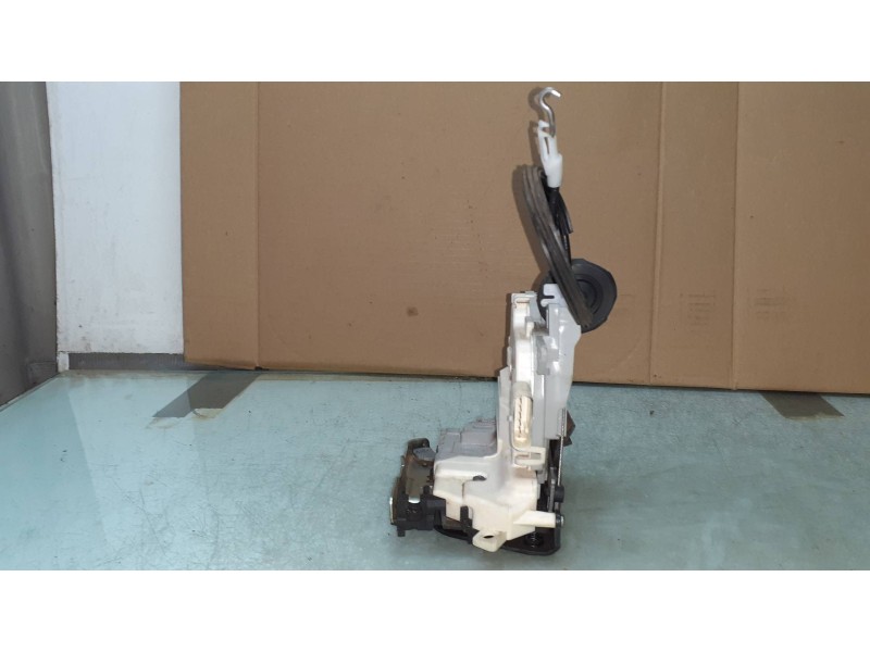 Recambio de cerradura puerta trasera derecha para audi a4 ber. (b8) basis referencia OEM IAM 8K0839016C BLANCO 6 PINES