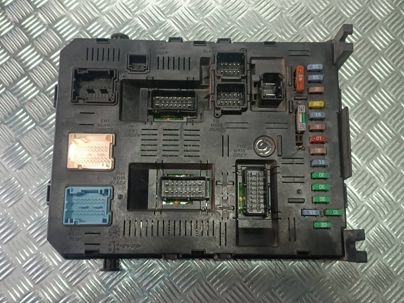 Recambio de caja reles / fusibles para citroen c4 picasso sx referencia OEM IAM 9663510180 21676031 BSI 2004