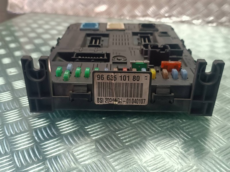 Recambio de caja reles / fusibles para citroen c4 picasso sx referencia OEM IAM 9663510180 21676031 BSI 2004