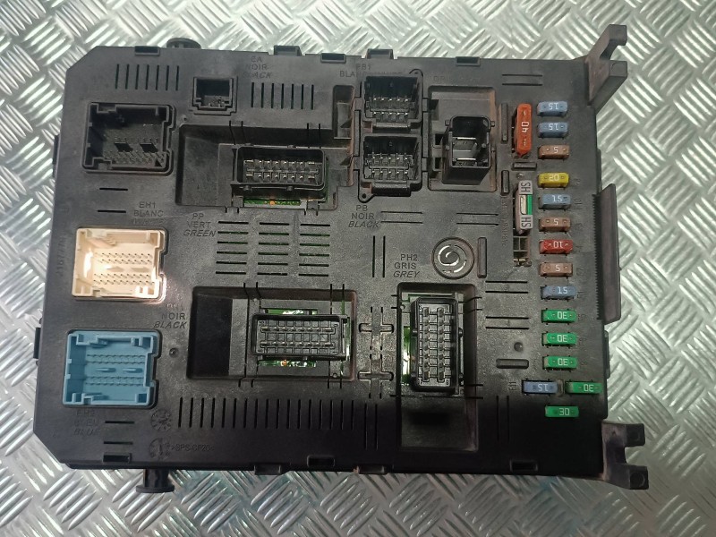 Recambio de caja reles / fusibles para citroen c4 picasso sx referencia OEM IAM 9663510180 21676031 BSI 2004