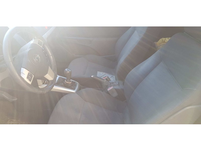 opel astra gtc del año 2009