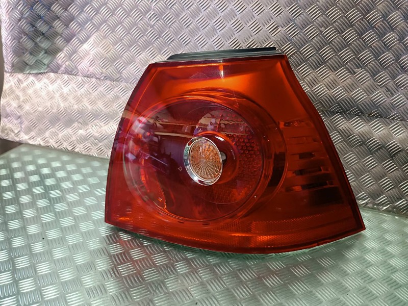 Recambio de piloto trasero derecho para volkswagen golf v berlina (1k1) highline referencia OEM IAM 1K6945096A  