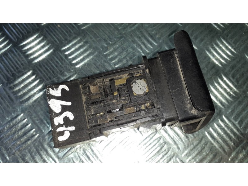 Recambio de warning para nissan vanette cargo (hc23) furg. referencia OEM IAM 06012  CONECTOR 6 PINES