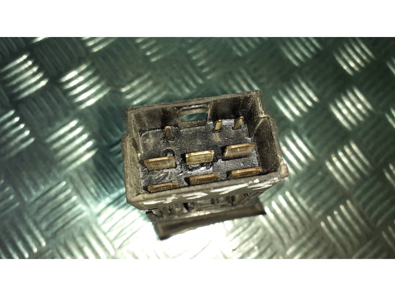 Recambio de warning para nissan vanette cargo (hc23) furg. referencia OEM IAM 06012  CONECTOR 6 PINES